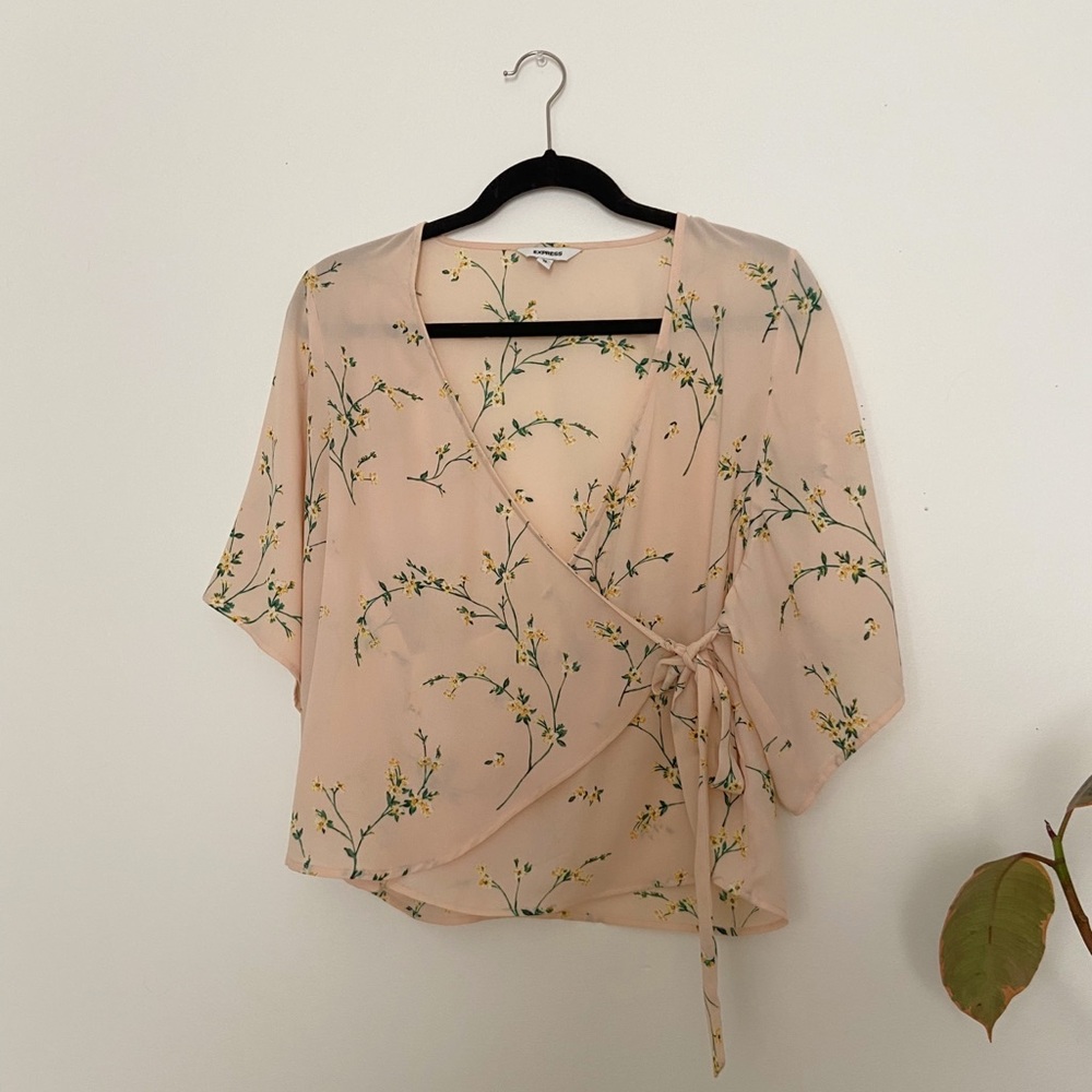 Floral wrap top